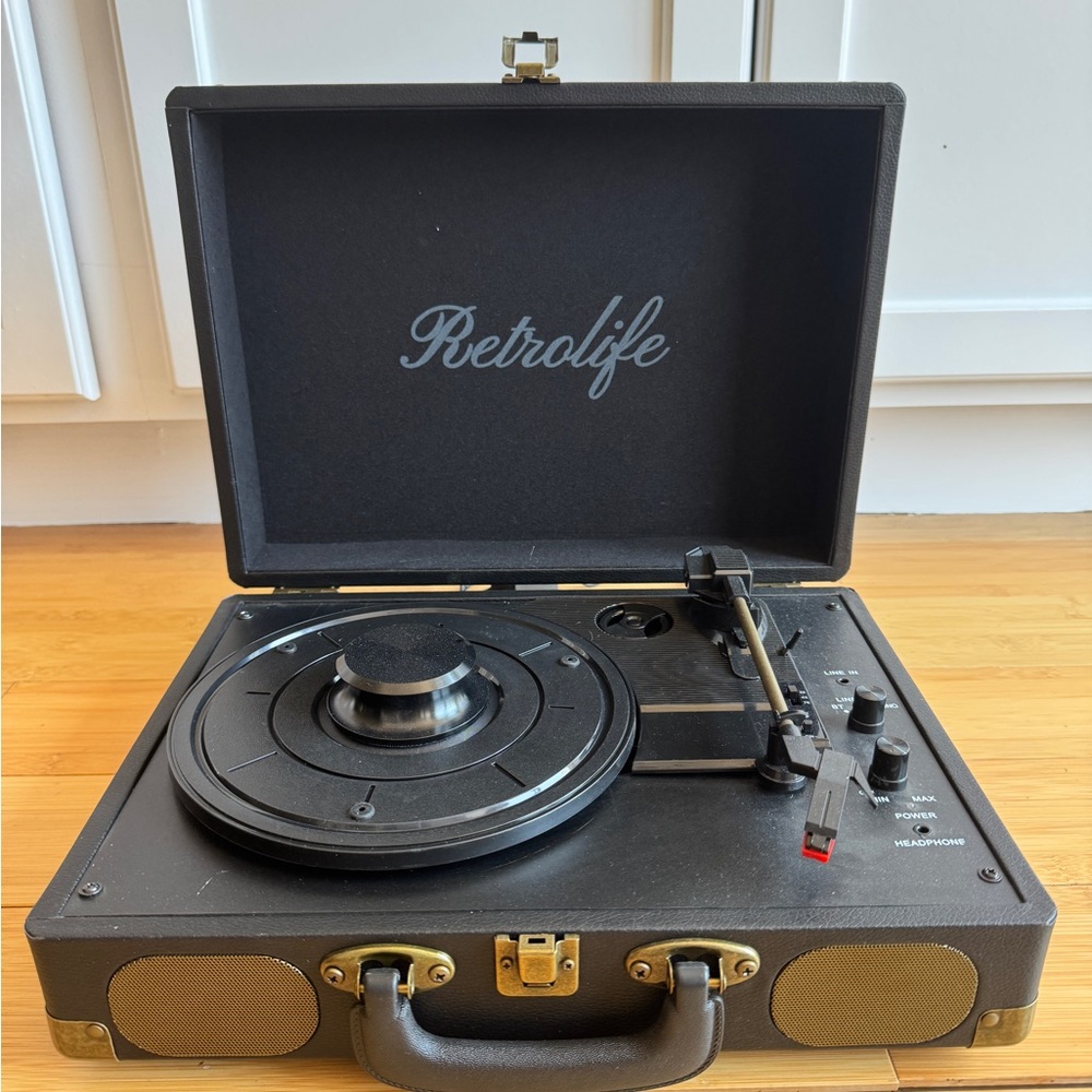 Black Retrolife Portable Record Player